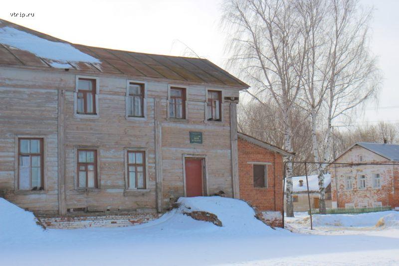 Здание клуба в Черниже - бывшая усадьба