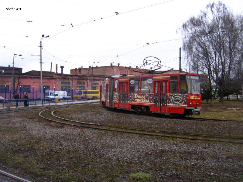Трамвай Tatra KT4SU в кольце