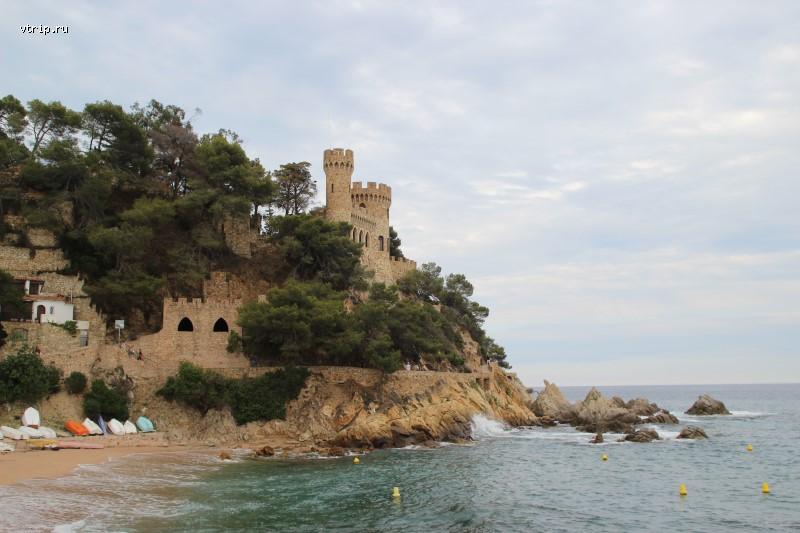 Замок на пляже Льорет-де-Мар