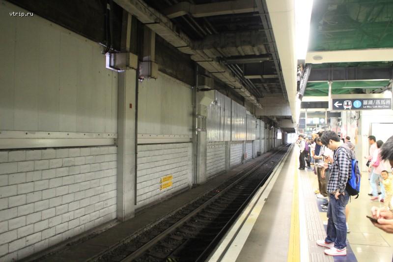 Открытая станция метро