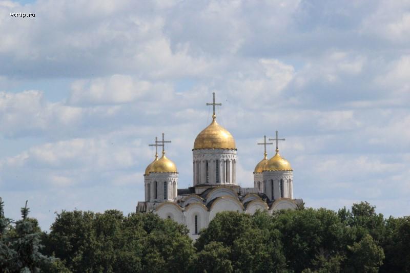 Вид на Успенский собор во Владимире.