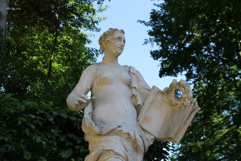 Скульптура в парке Сан-Суси