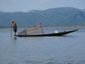 Рыбак на озере Инле