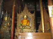 Будда в монастыре