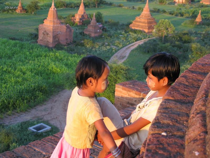 Бирманские дети