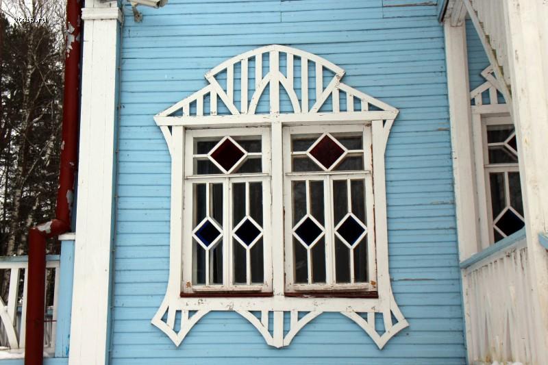 Окна в голубом доме