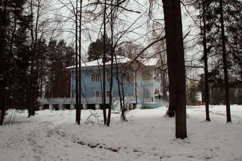 Голубой дом