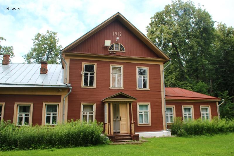 Главный дом усадьбы Жуковских в Орехове