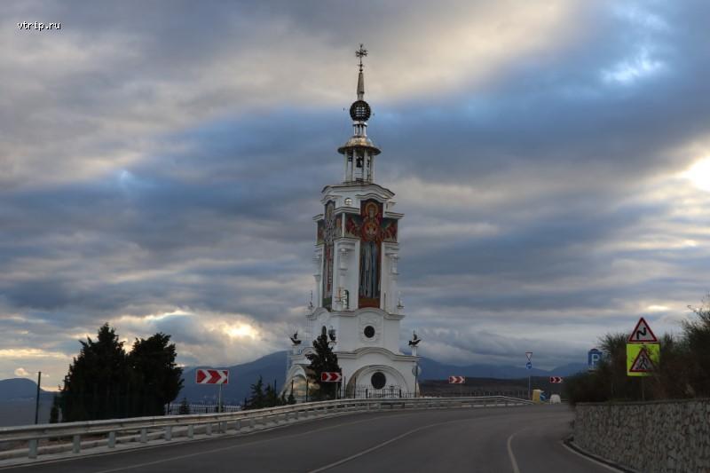 Никольская церковь с маяком