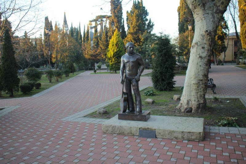 Памятник Высоцкому