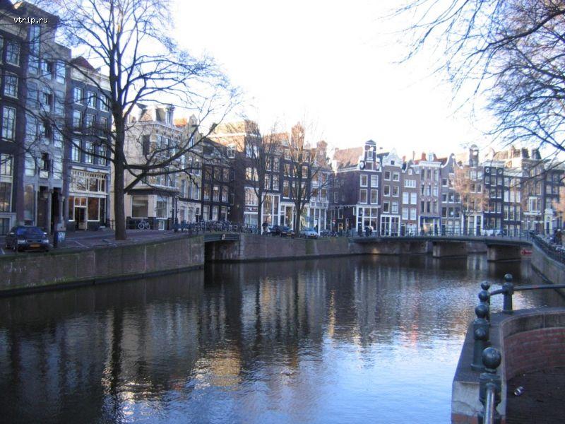 Канал в центре Амстердама