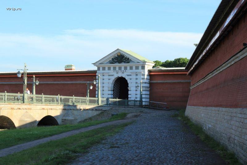Ворота Петропавловской крепости