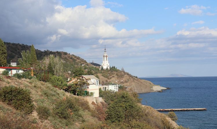Вид на церковь-маяк