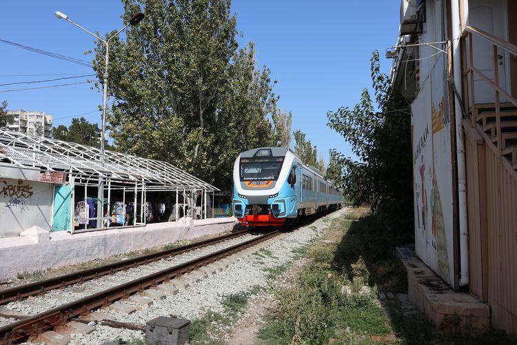 Пригородный поезд РА-2 в Феодосии