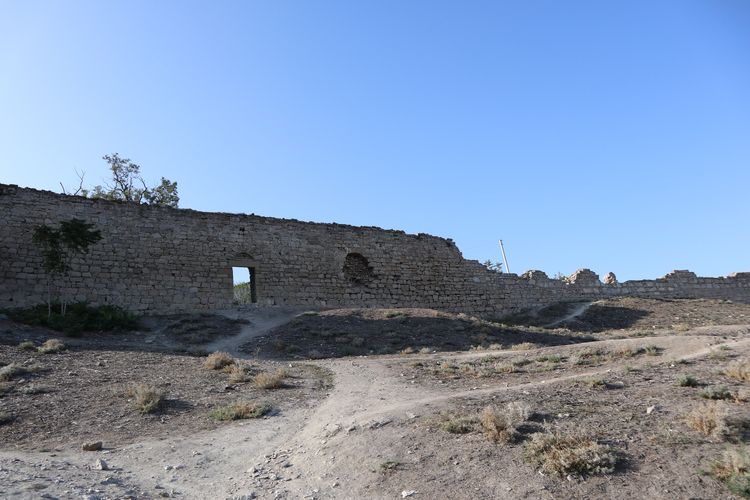 Стены Генуэзской крепости Кафа