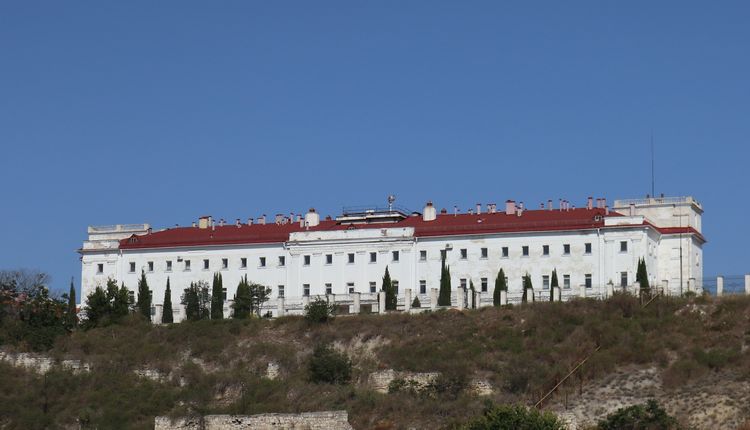 Лазаревские казармы в Севастополе