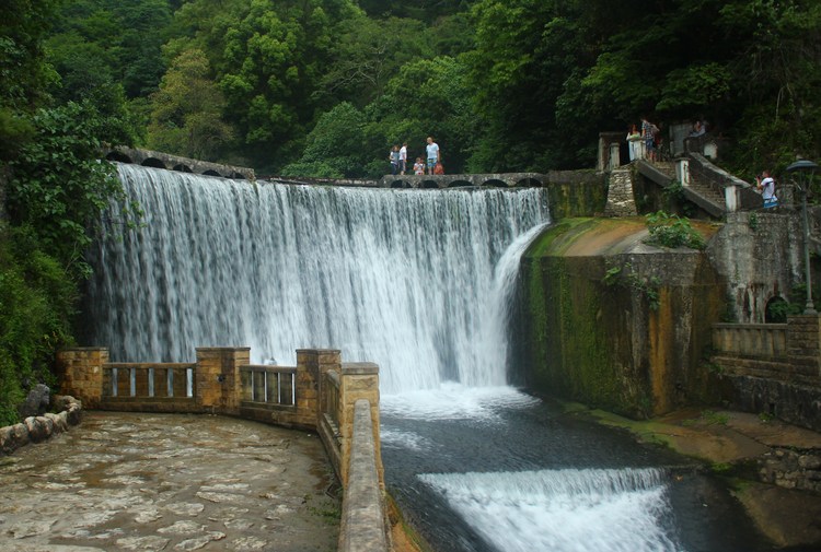 Водопад в Новом Афоне в Абхазии