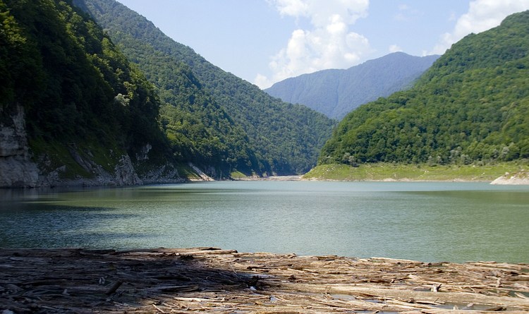 Озеро Амткел в Абхазии