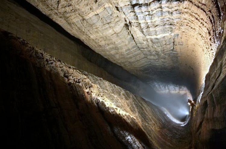 Пещера Воронья - Крубера в Абхазии
