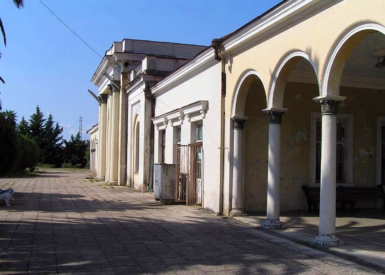 Вокзал Цандрыпш в Абхазии