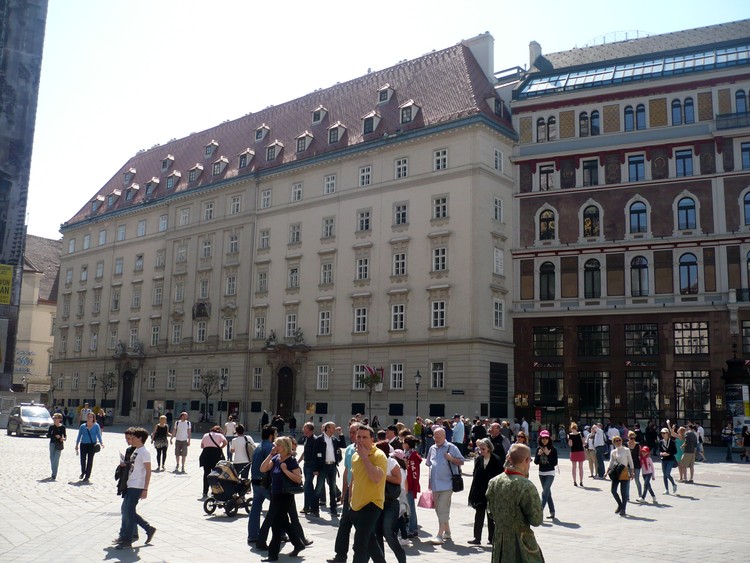 Площадь Штефансплац в Вене