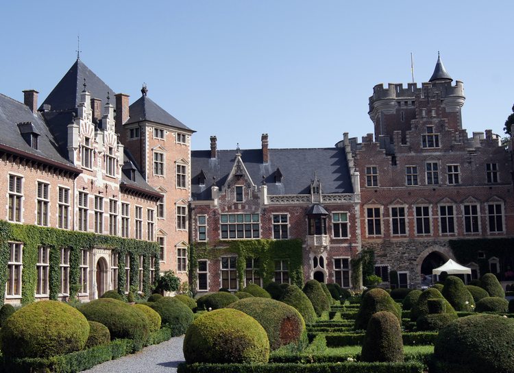 Замок Гаасбек в Бельгии