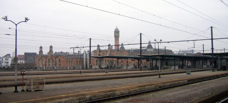 Вид на гентский вокзал со стороны путей