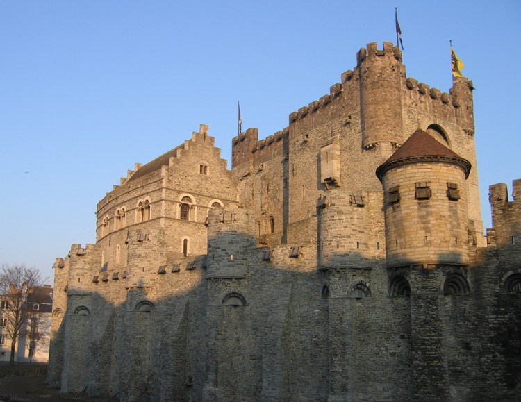 Замок Гравенстеен в Генте