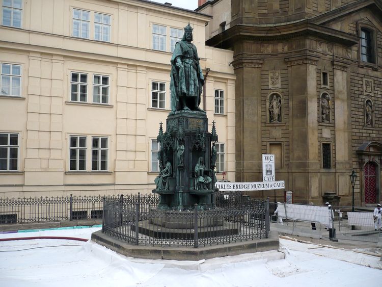 Памятник Карлу IV в Праге