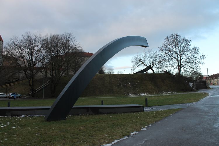 Памятник «Прерванная линия»