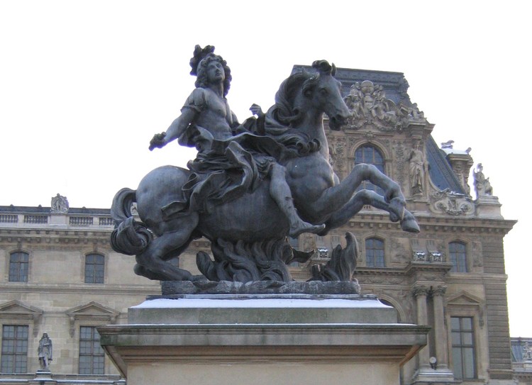 Памятник Людовику XIV в Париже