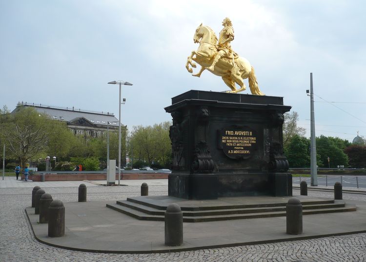 Памятник Фридриху Августу II в Дрездене