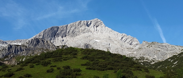 Горы в Гармиш Партеркирхен в Баварии