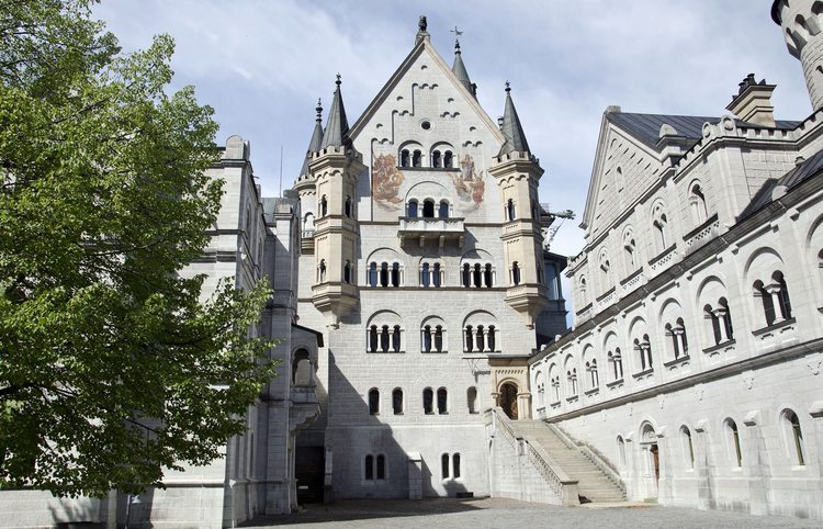 Замок Нойшванштайн в Германии | Известнейший замок в горах Баварии —  история, описание, фото, координаты на карте, адрес, отзывы
