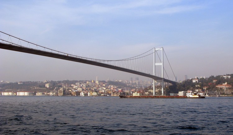 Мост Султана Мехмеда Фатиха в Стамбуле
