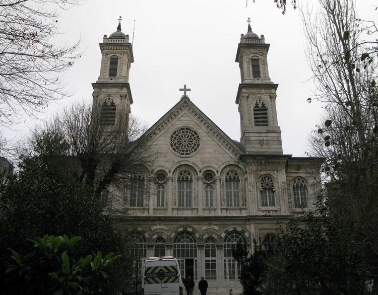 Церковь Святой Троицы в Стамбуле