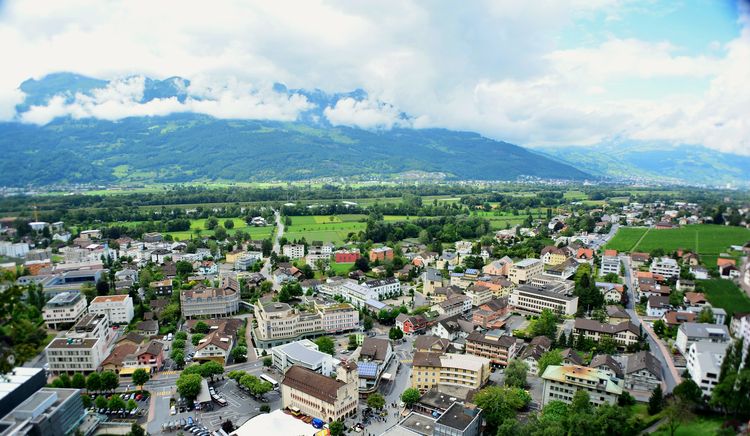 Лихтенштейн - княжество в Альпах