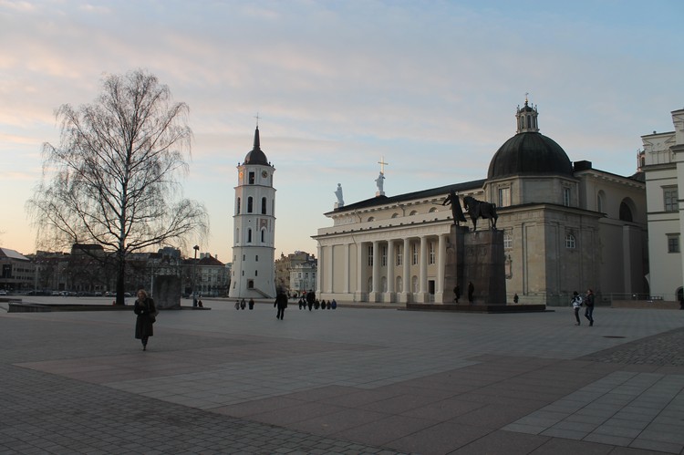 Кафедральная площадь в Вильнюсе