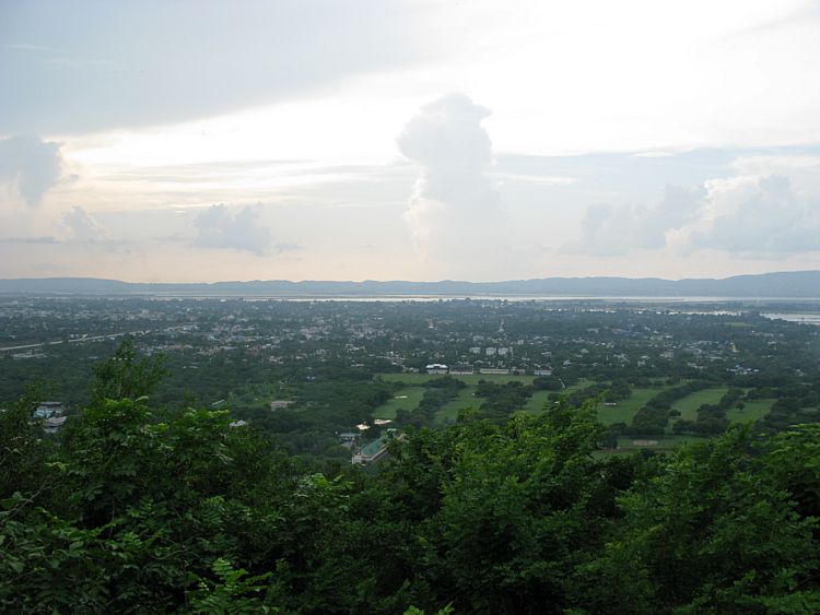Вид на Мандалай