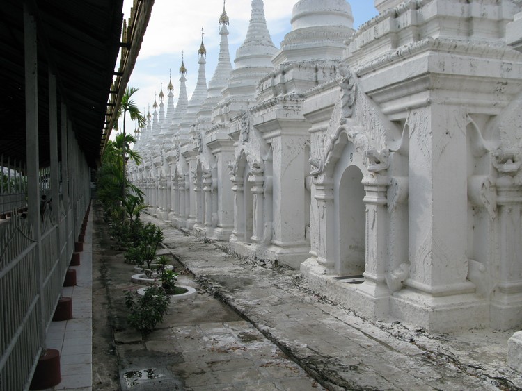Храмовый комплекс в Мандалае - Kuthodaw