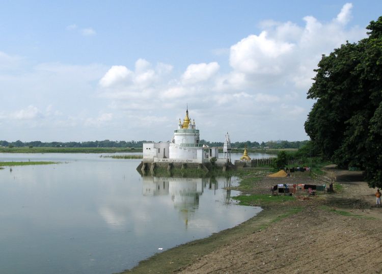 Пагода на озере Таунтоме