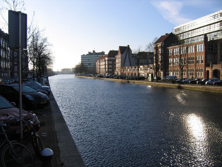 Река Амстел в Амстердаме
