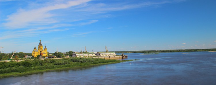 Вид на стрелку в Нижнем Новгороде