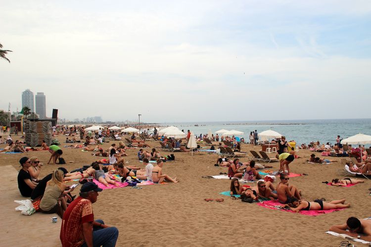 Пляжи Барселоны в летний сезон