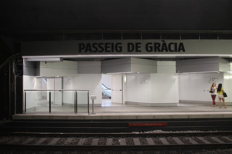 Железнодорожный вокзал Passeig de Gràcia