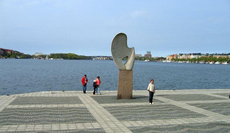 Памятник «Солнечный парус» в Стокгольме
