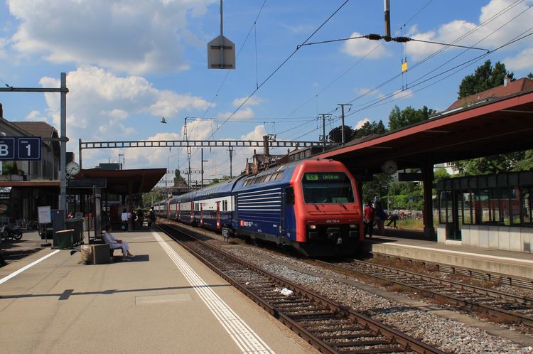 Поезд S-Bahn в Цюрихе