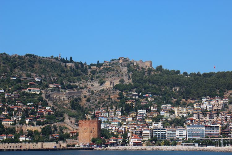 Вид на крепость в Алании