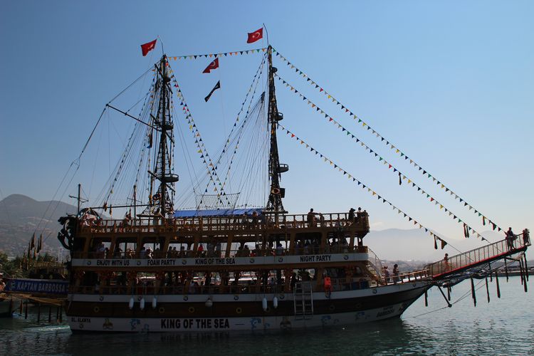 Пиратские корабли в Аланье