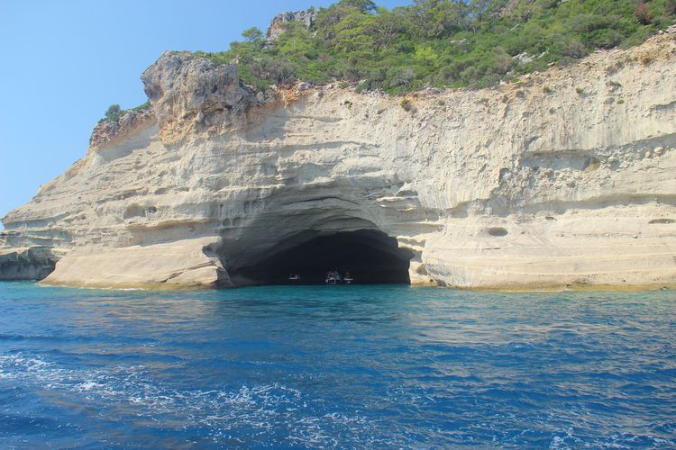 Пещера пиратов возле Кемера